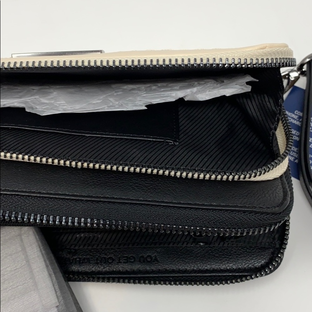 Kenneth Cole Tech Wallet W Charger and RFID NWT - Picture 8 of 8